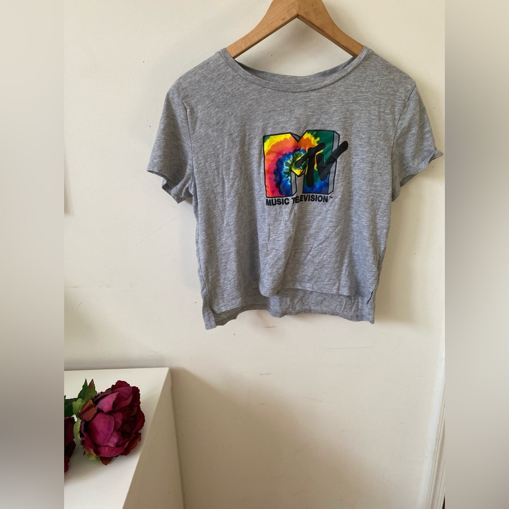 MTV Cropped Graphic Tee Juniors Size XL